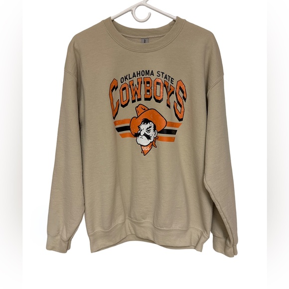 Gildan Tops - OSU Cowboys Beige Crewneck Sweatshirt Women’s Large